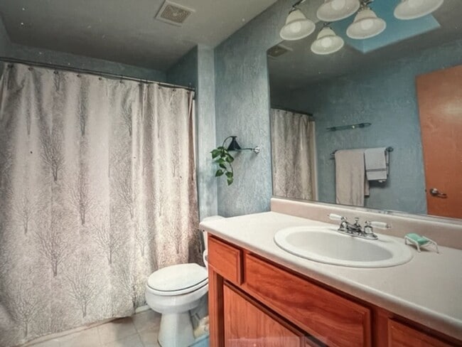 Building Photo - Beautiful Central Point 3 Bedroom 2 Bath Home