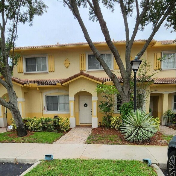 Primary Photo - 2577 SW 83rd Ter