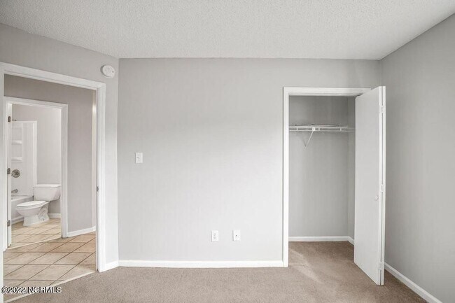 Building Photo - 424 Singletree Dr