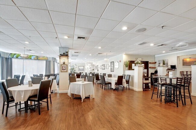 Building Photo - 3425 Via Poinciana