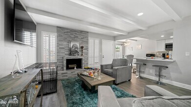 Building Photo - 648 E Tam O Shanter Dr