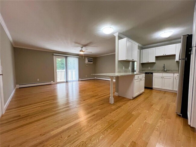 Building Photo - 395 Mendon Rd