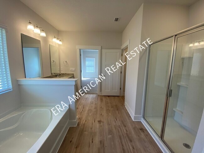 Building Photo - 3398 Southwind Dr