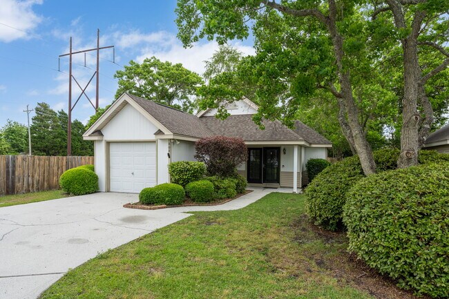 Building Photo - 808 Spy Glass Ct