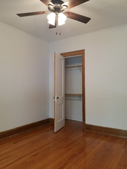 Building Photo - 3953 N Hamilton Ave