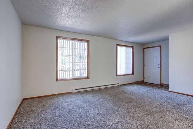 Building Photo - 2 bedroom unit available!! Pets OK!
