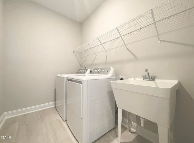 Building Photo - 1148 Topaz Cave Cir