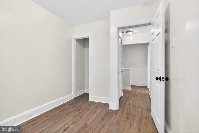 Building Photo - 1118 Sterling Ave