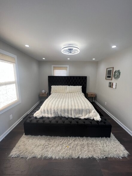 Master bedroom with walk in closet - 12060 Mac Dr NE