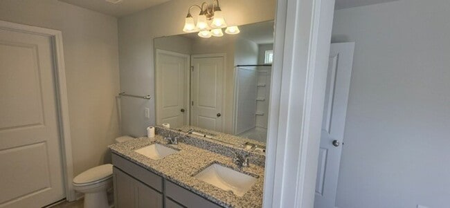 Building Photo - ****** HALF OFF FIRST FULL MONTH OF RENT!! ******