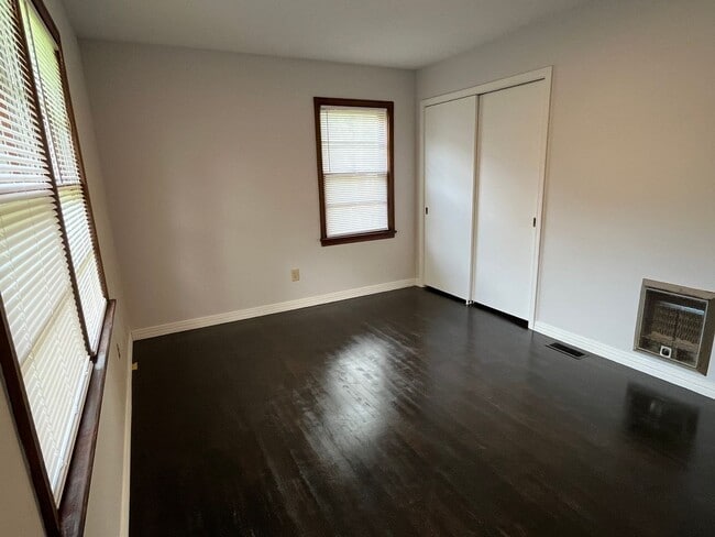 Building Photo - Guntersville, AL Home for Rent!