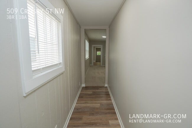 Building Photo - 509 Crosby St NW