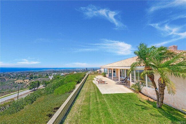 Building Photo - 33 Montecito Dr