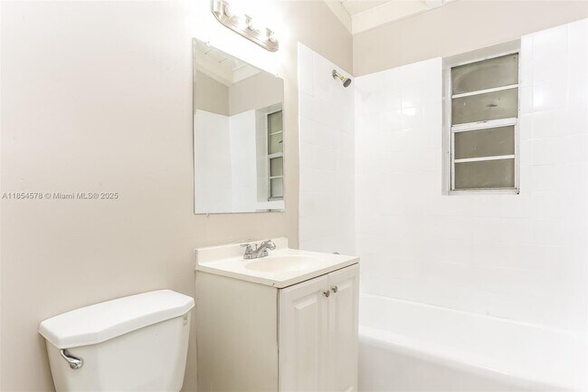 Building Photo - 1290 SW 28th Ave