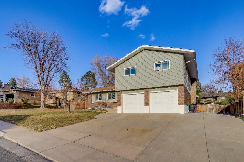 Building Photo - 2860 S Golden Way