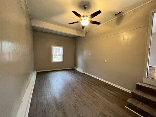 Building Photo - Four bedroom home in Norfolk - Beautiful Backyard