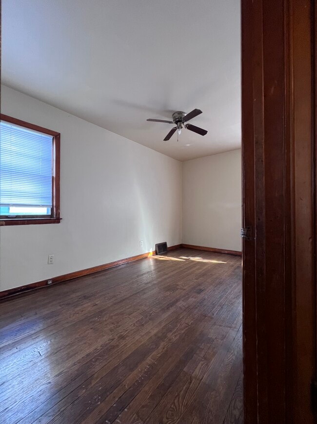 Building Photo - 5902 N 37th St