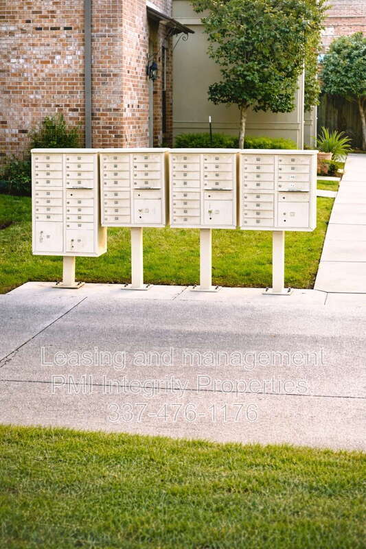 Building Photo - 888 S Kenilworth Pkwy