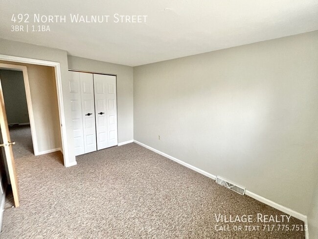 Building Photo - 492 N Walnut St