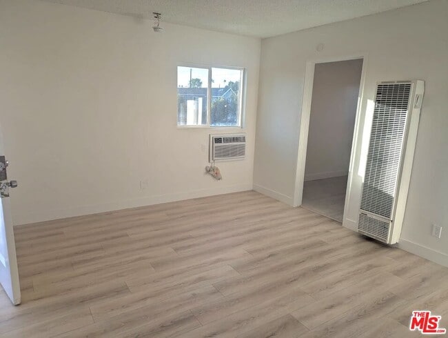 Building Photo - 3837 Sedgwick Ave