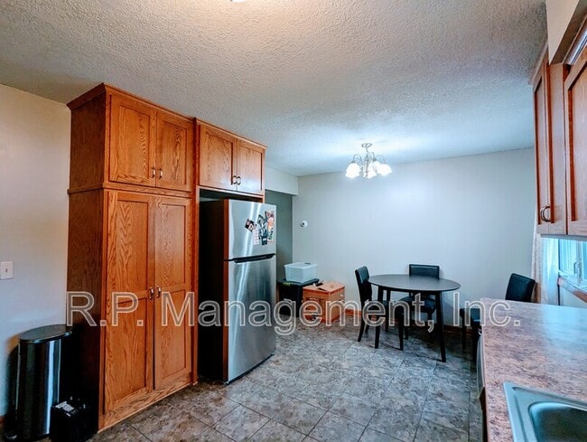 Building Photo - 15 103rd Ave NW
