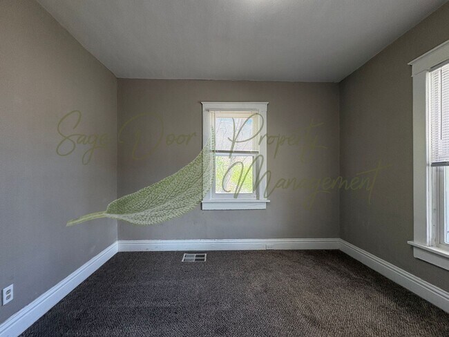 Building Photo - 102 Kansas City Ave S