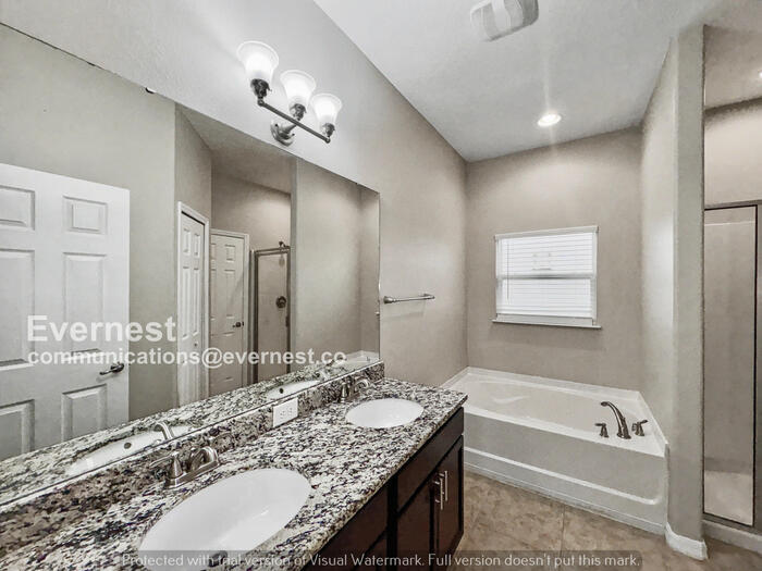 Building Photo - 505 Viceroy Ct