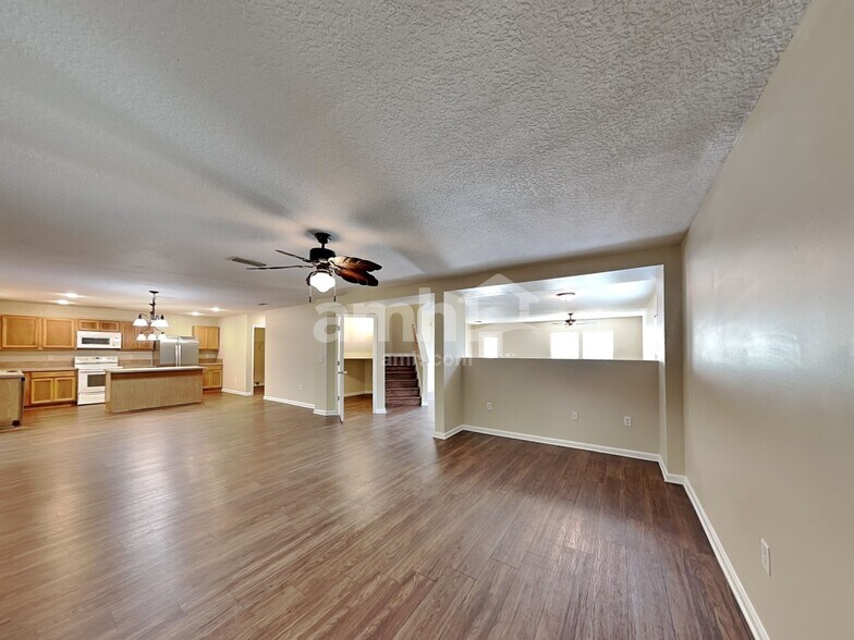 Building Photo - 11659 Spring Board Dr