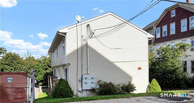 Building Photo - 220 Alder St