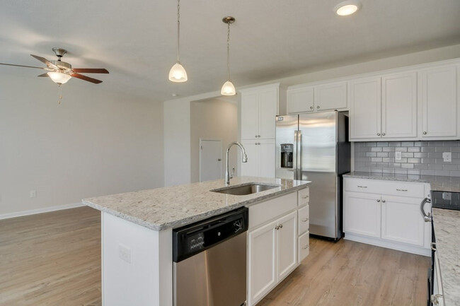 Building Photo - 403 Amesbury Dr