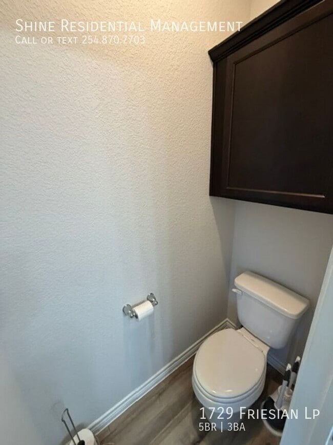 Building Photo - 1729 Friesian Lp