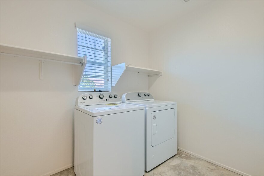 Building Photo - 10643 Forum Peak Ln