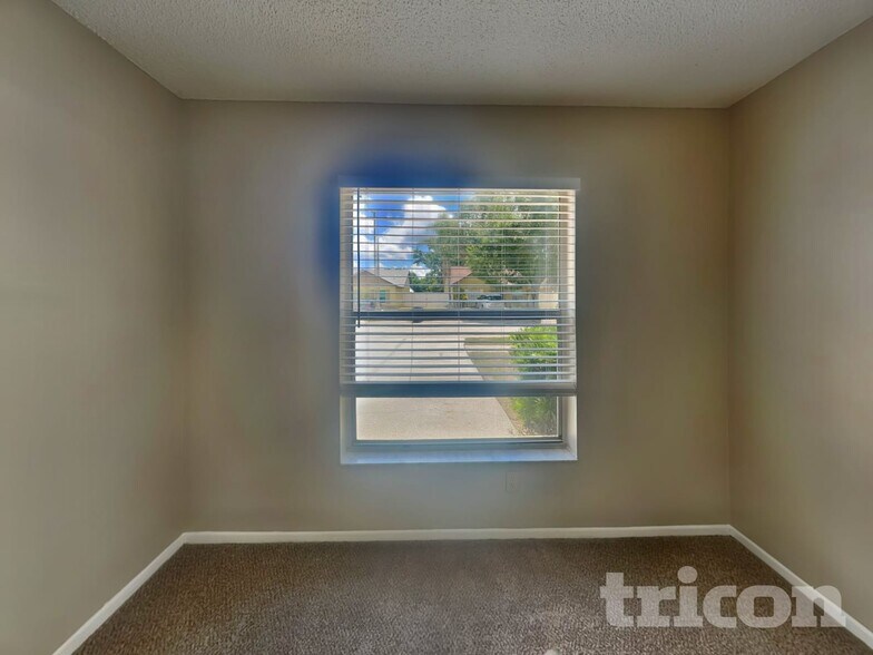 Building Photo - 13311 Laraway Dr