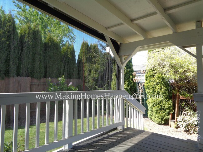 Building Photo - 405 Lavender St