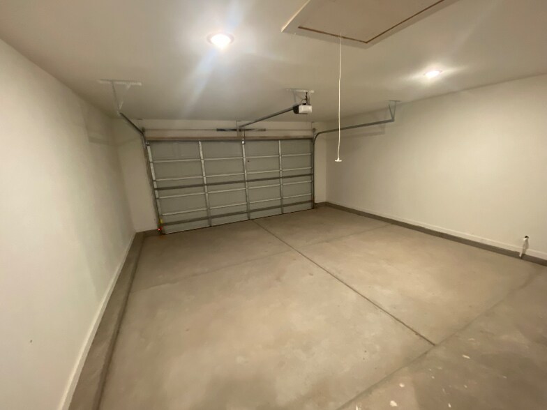 Building Photo - 5738 Lehigh St
