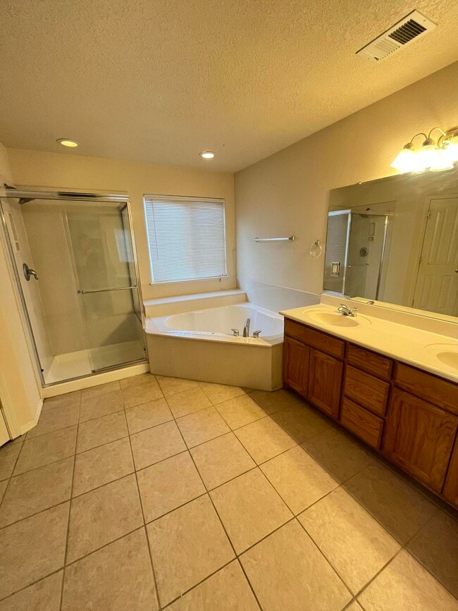 Building Photo - 7505 Treviso Ct NE