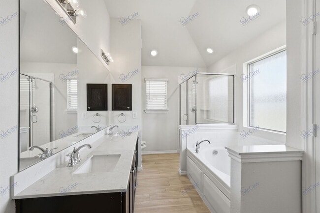 Building Photo - 422 Greenhaven Dr