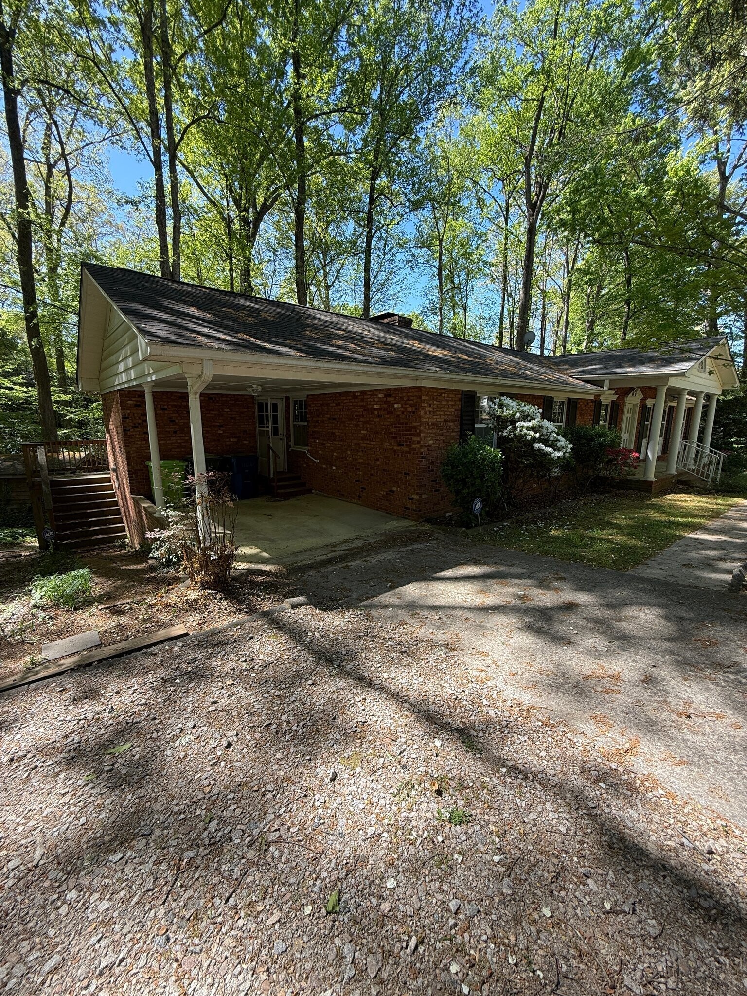 Building Photo - 1009 Temple St