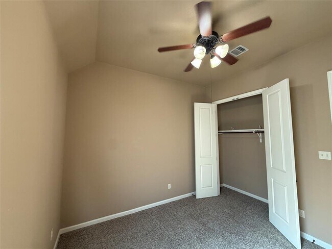 Building Photo - 2404 Sweetwater Ln