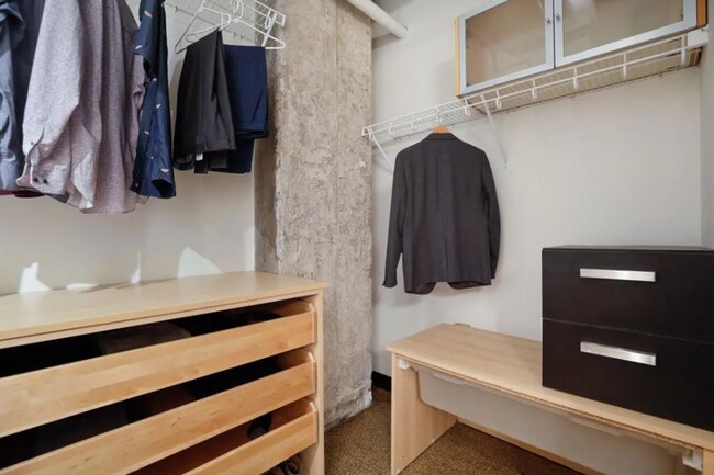 Building Photo - Historic Lowry Condo For Rent