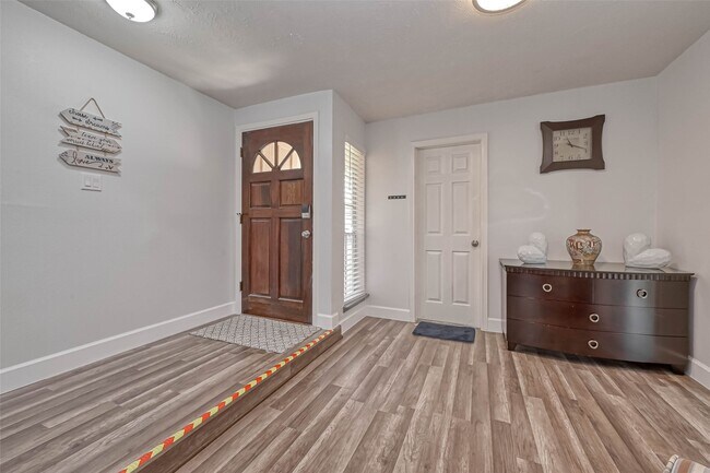 Building Photo - 11618 Corona Ln