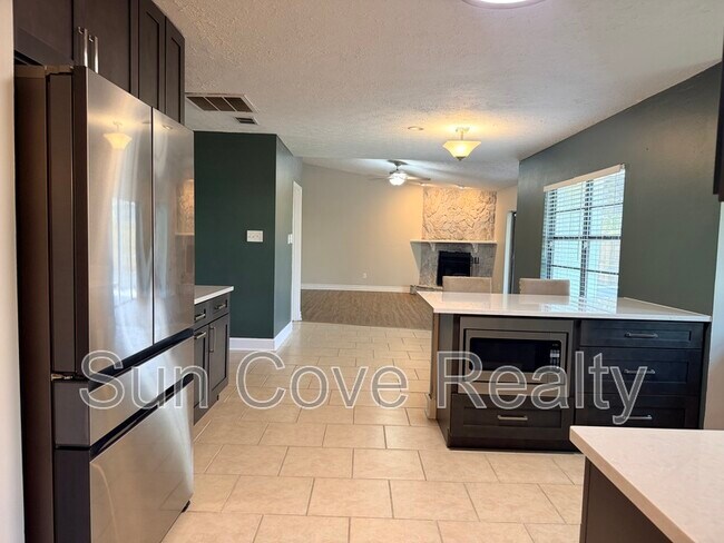 Building Photo - 4017 Paddlewheel Dr