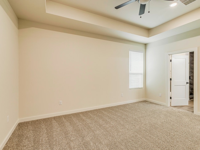 Building Photo - Captivating 3-Bed, 2-Bath Home in Charming...