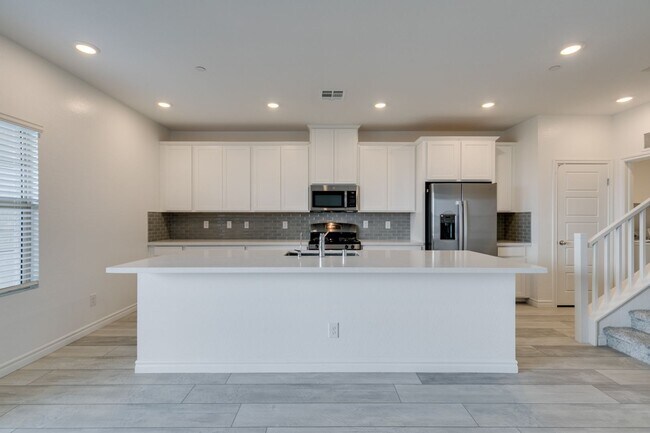 Building Photo - GORGEOUS SUMMERLIN WEST COMMUNITY**TONS OF UPGRADES*CITY AND STRIP VIEWS*COMMUNITY POOL AND SPA*