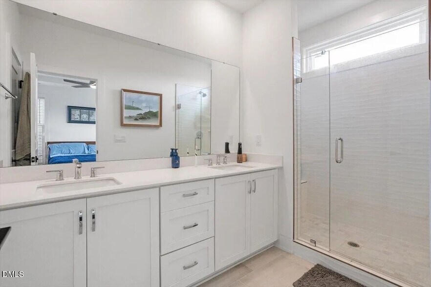 Building Photo - Room in Townhome on Billingshurst Wy