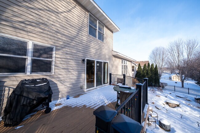 Building Photo - 572 Danube Ave