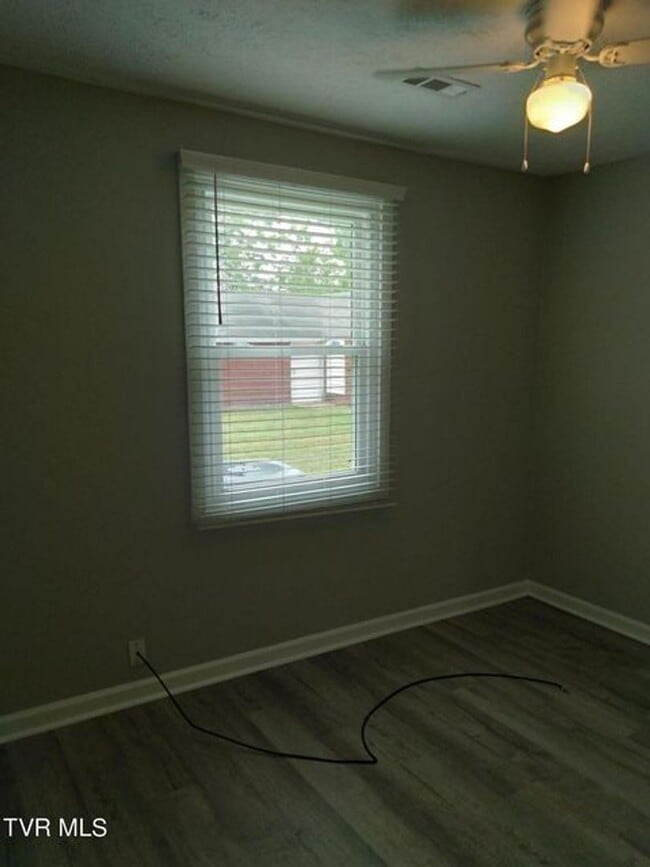 Building Photo - 416 Cherokee Village Dr