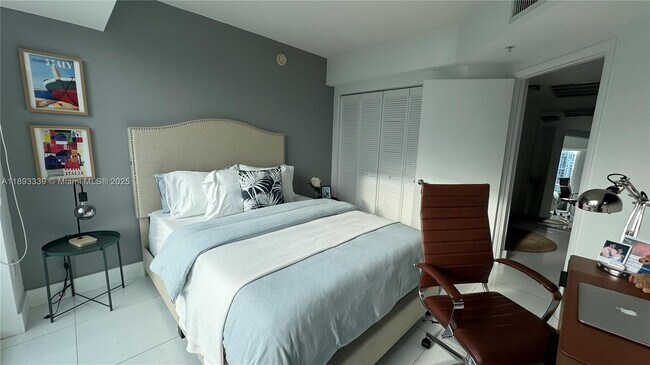 Building Photo - 41 SE 5th St