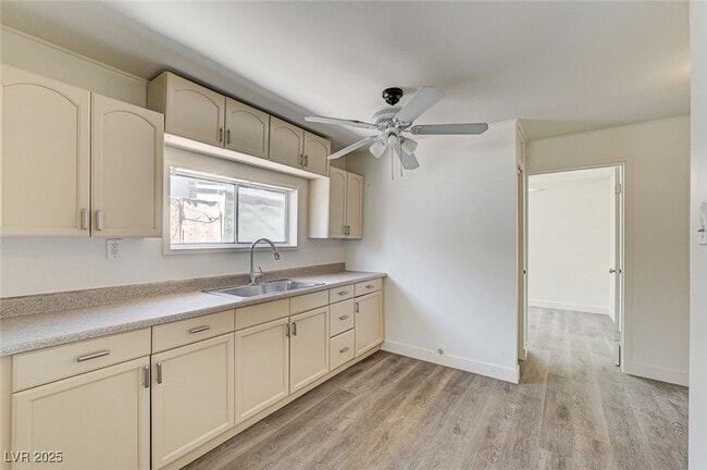 Building Photo - 1405 E Bridger Ave