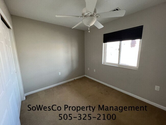 Building Photo - FOUR Bedroom Newer Home in Aztec